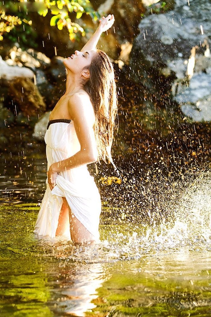 Marie Avgeropoulos in Long Beach