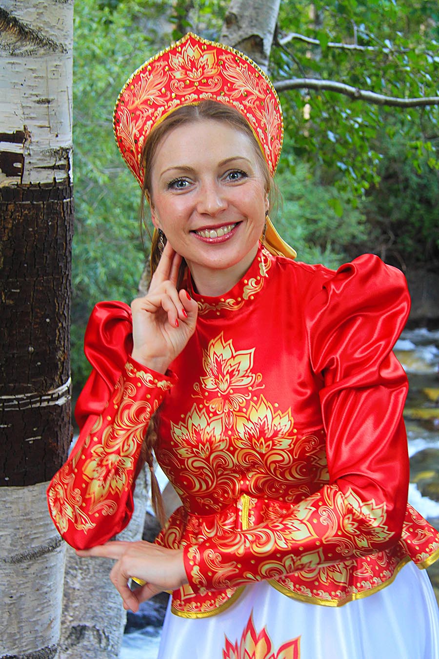 Women in Slavic costumes in Long Beach