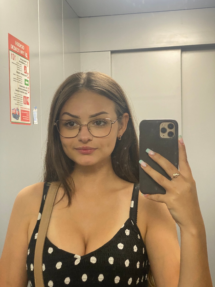 Sexy model Stacy in Long Beach