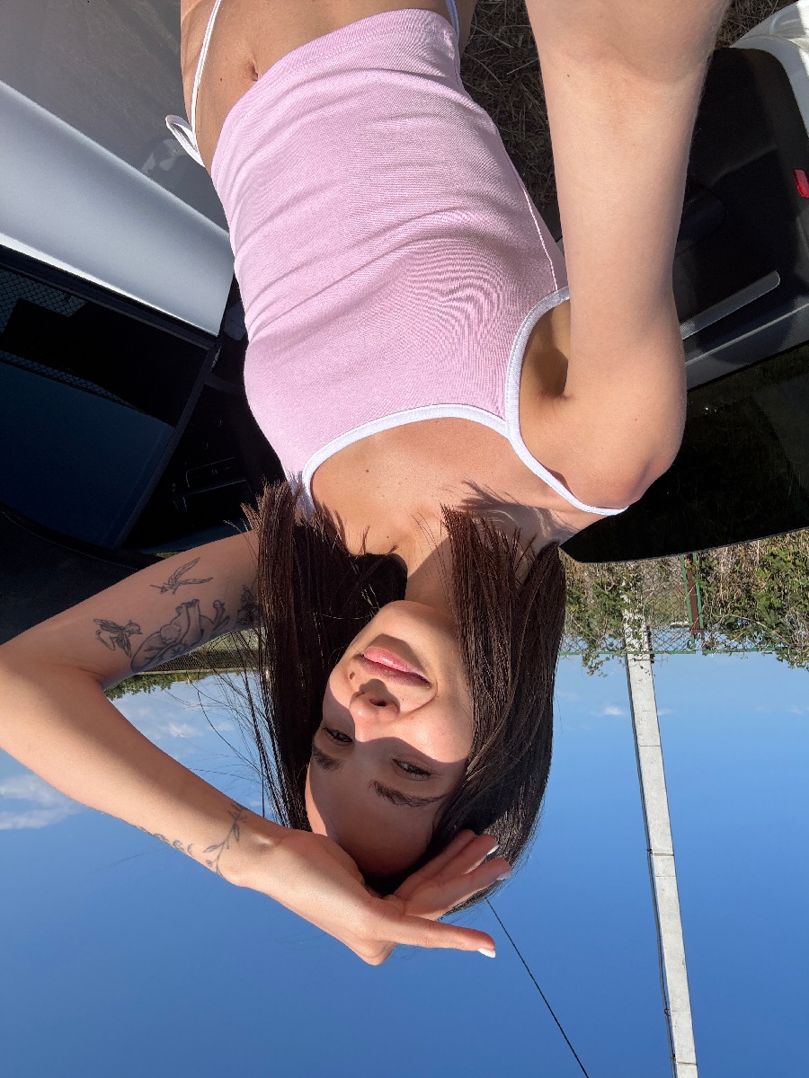 Sexy model Tina in Long Beach